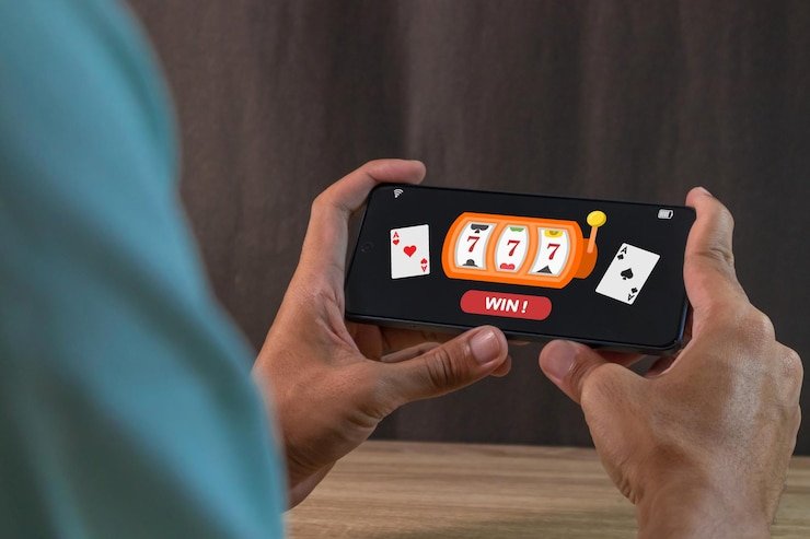 Pengguna memeriksa privasi aplikasi mobile